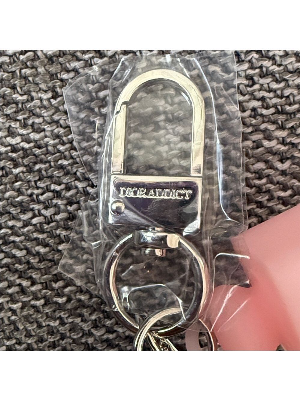 Dior Addict Lip Gloss Star Key Chain Pink Silicone New Authentic - Picture 13 of 17
